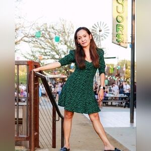 ZARA BLACK AND GREEN FLORAL PRINT LONG SLEEVE MINI DRESS. SIZE LARGE. NWOT.